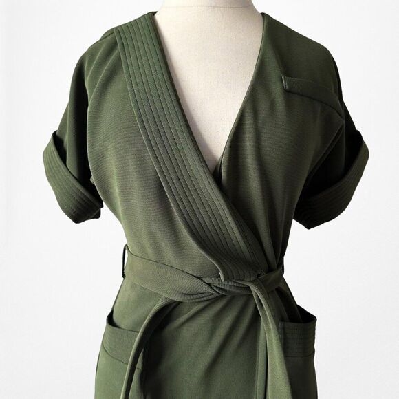 Green Short Sleeve VNeck Belted Waist Knee Length Side Slit Dress Size 0/XS - Picture 6 of 7